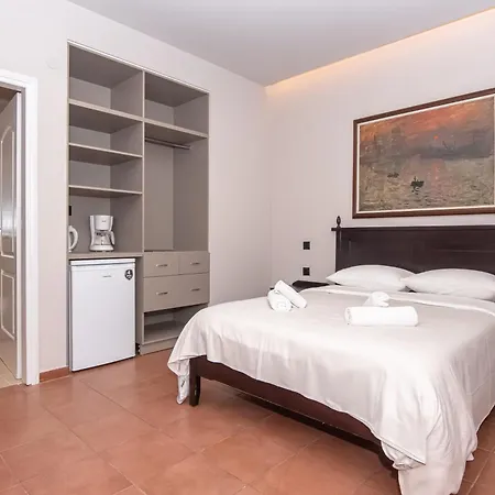 Talos Aparthotel