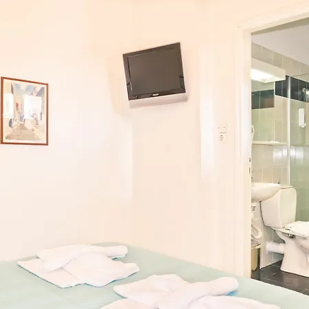 Talos Aparthotel 3*
